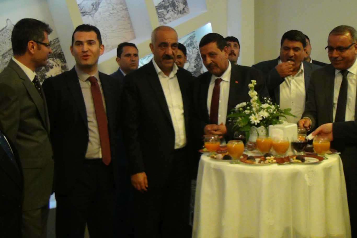 Kadınlar Gününde kadını teşhir ettiler! Kadınlar Gününde kadını teşhir ettiler!